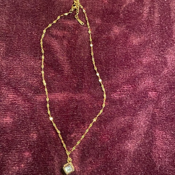 Jewelry - Gold cube necklace